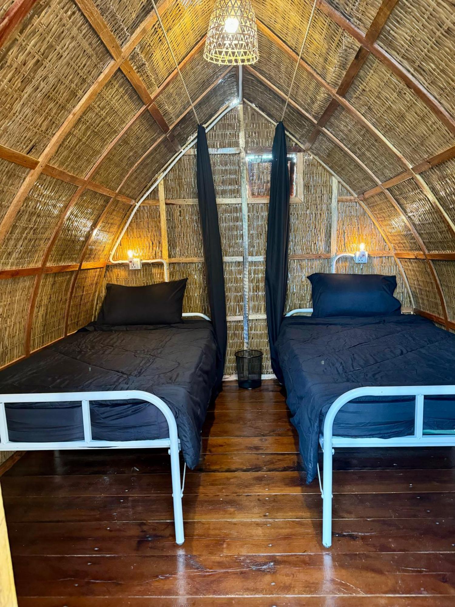 Rafikis Retreat Hostel Derm Tkov Village Exterior foto