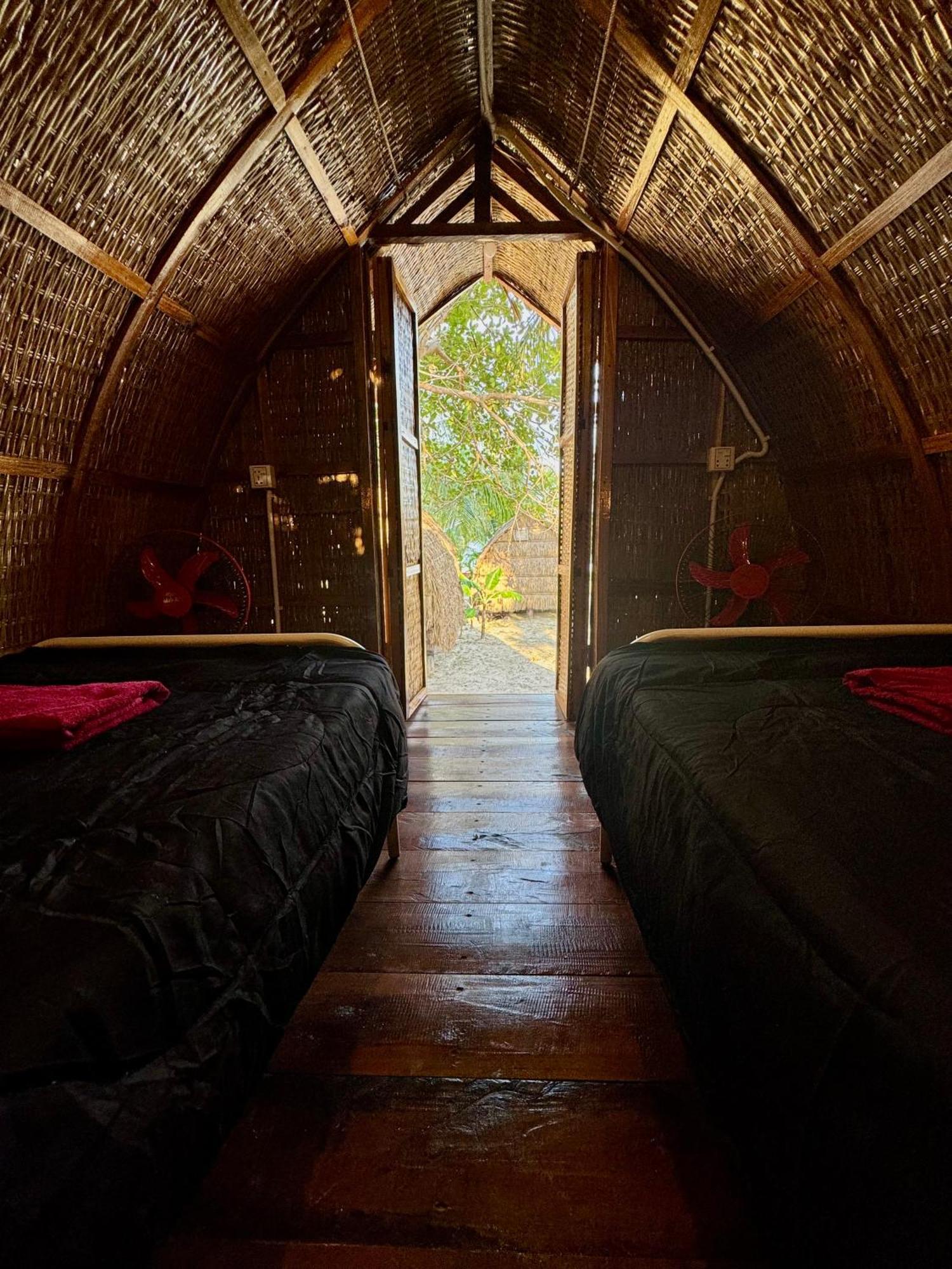 Rafikis Retreat Hostel Derm Tkov Village Exterior foto