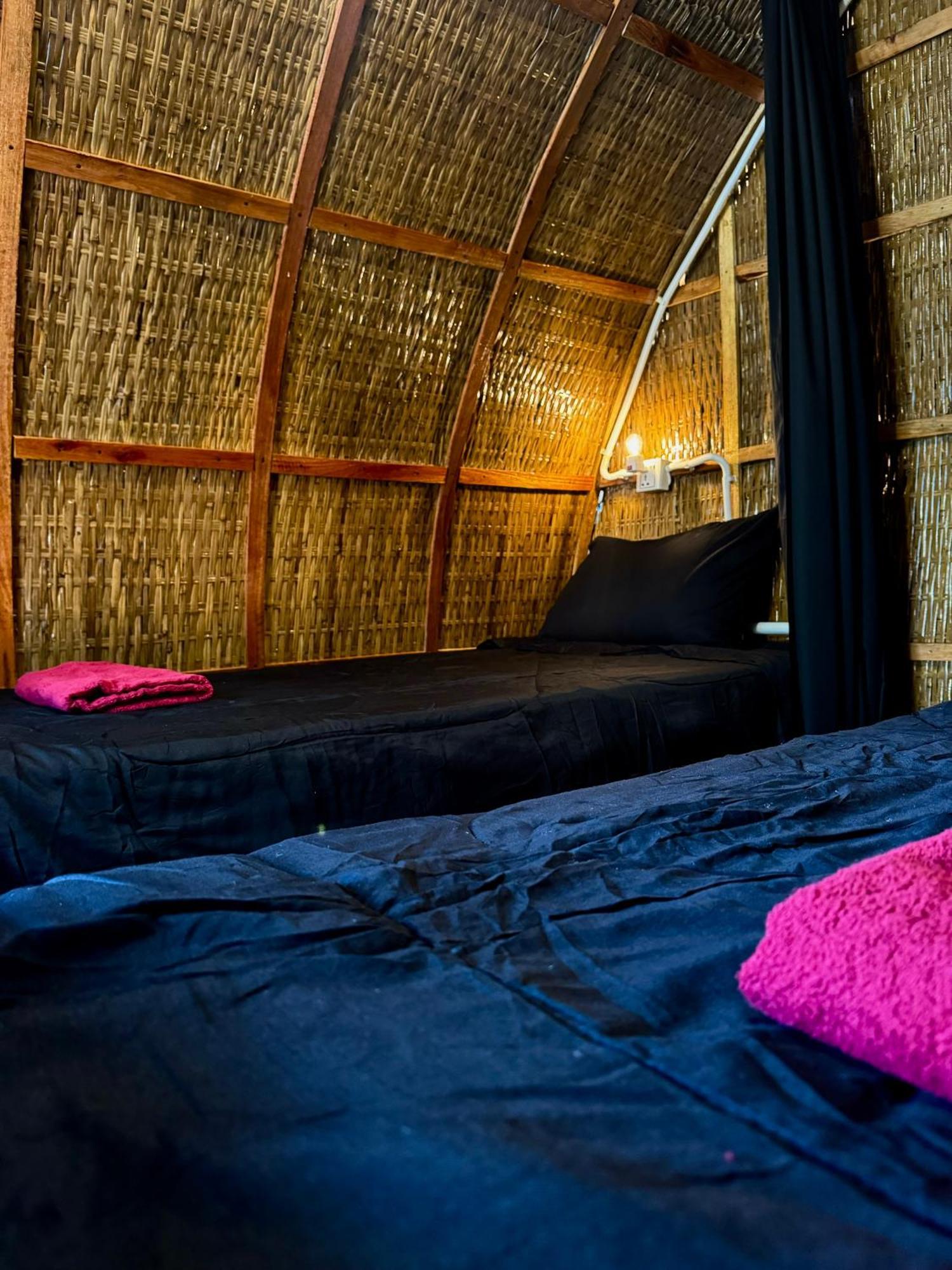 Rafikis Retreat Hostel Derm Tkov Village Exterior foto